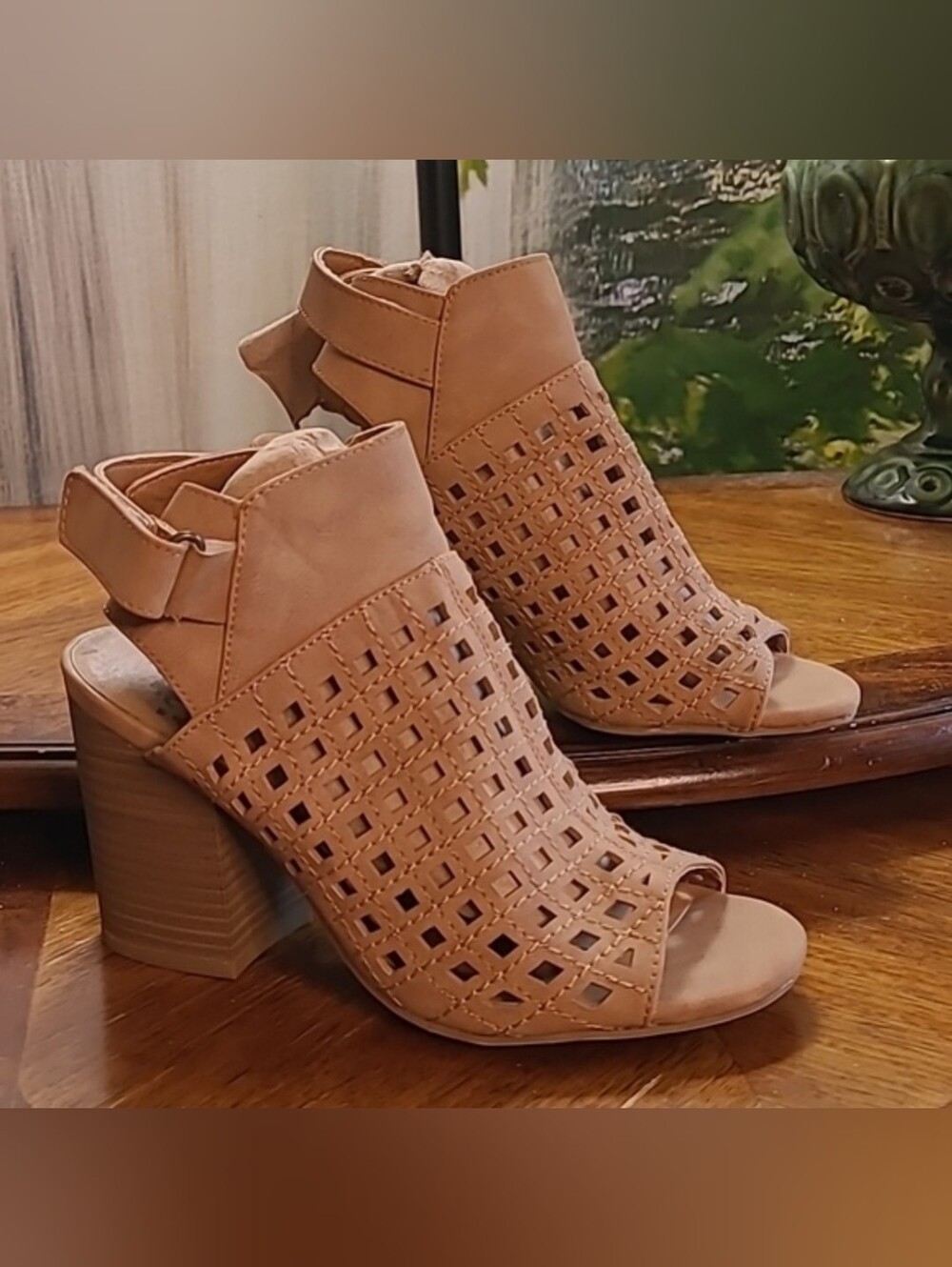 Jellypop Womens size 6 brown ankle bootie high block heel peep toe shoes